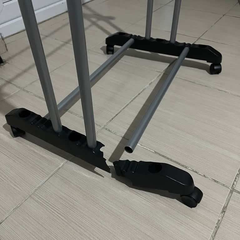 Perilla Triplex 3 Katlı Çamaşır Kurutma Makinesinin Kırılan Plastik Ayağı İçin Yedek Parça Talebi