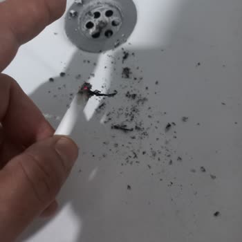 Parliament Night Blue Sigara Paketinde Ağaç Parçası Çıktı Cevapsız Şikayet Ve Telafi Talebi