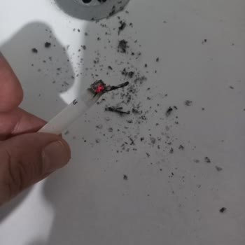 Parliament Night Blue Sigara Paketinde Ağaç Parçası Çıktı Cevapsız Şikayet Ve Telafi Talebi