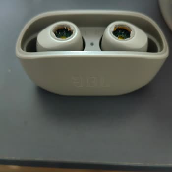 JBL Wave 100 TWS Tuş Parçaları Kırılıyor, Garanti Süresi Dolmuş