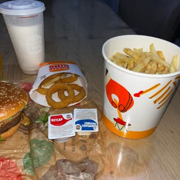 Migros Yemek’te Burger King Siparişinde Kalitesiz Ürün Ve Yetersiz Destek