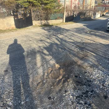 Kırıkkale Osmangazi Mahallesinde Güvenliği Tehdit Eden Yol Ve Drenaj Sorunları