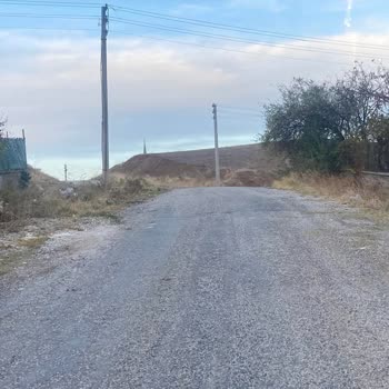 Kırıkkale Osmangazi Mahallesinde Güvenliği Tehdit Eden Yol Ve Drenaj Sorunları