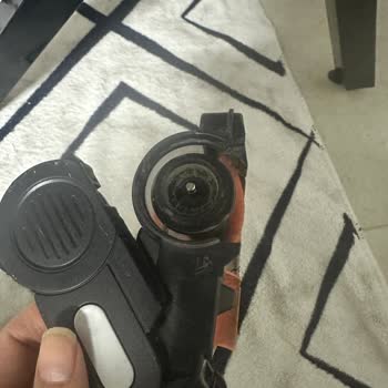 Dikey Süpürgenin Başlığı Çıktı, Çalışmıyor Ve Hizmetlere Ulaşılamıyor