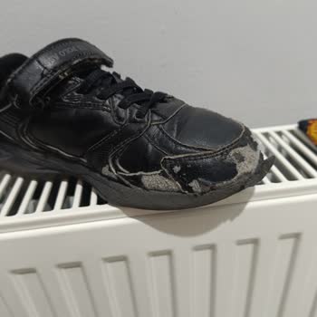 Kısa Sürede Yırtılan Spor Ayakkabı Garanti Değişim Talebi