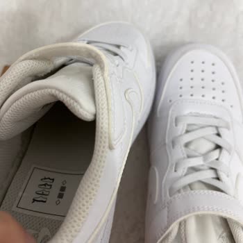 Deichmann’da Kaplama İşlemi Sonrası Beyaz Ayakkabı Sarardı, Değişim Talebi