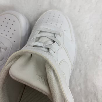 Deichmann’da Kaplama İşlemi Sonrası Beyaz Ayakkabı Sarardı, Değişim Talebi