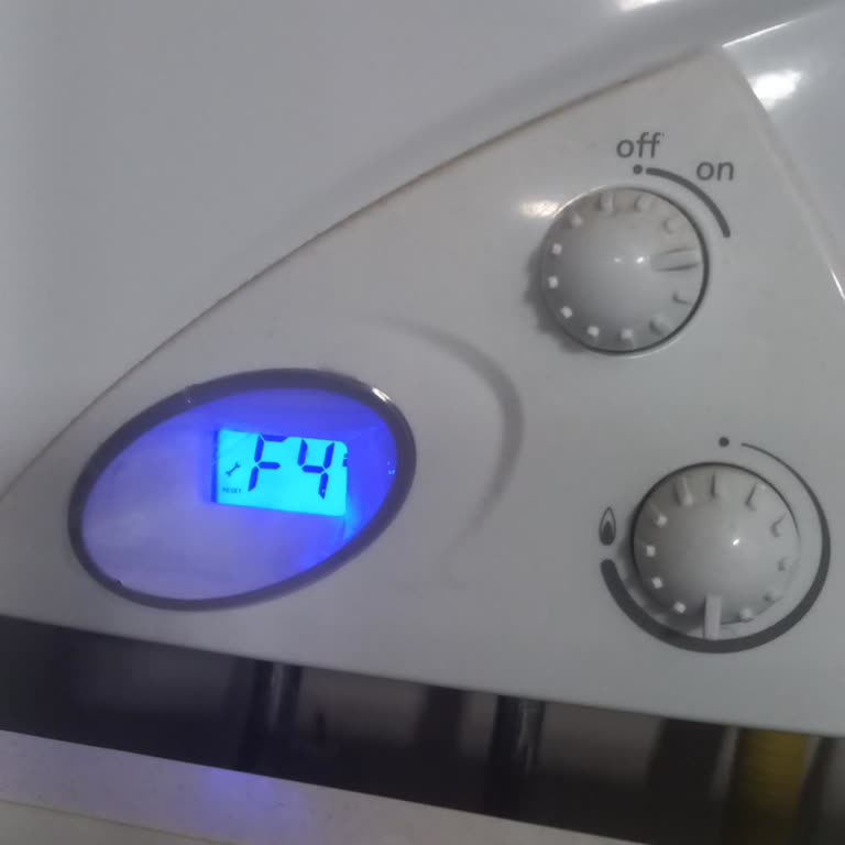 Dicle Elektrik’te Faz Arızası Nedeniyle Kombi E4 Hatası Ve Elektrik Kesintisi