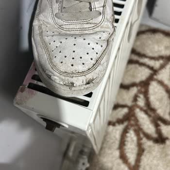 Nike Ayakkabım 8 Ayda Soyulup Çatladı, Değişim Talebim Reddedildi Ve Hizmetten Yanıt Gelmedi