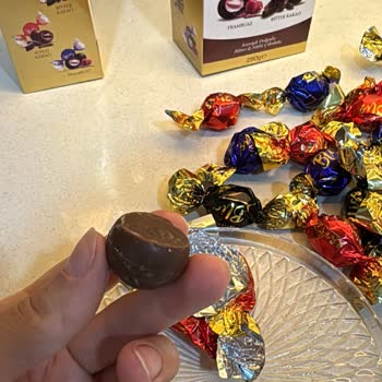 Patiswiss Bayram Çikolatalarında Yarım Ve Kusurlu Ürün Şikayeti