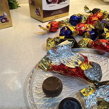 Patiswiss Bayram Çikolatalarında Yarım Ve Kusurlu Ürün Şikayeti