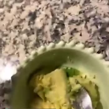 Migros Kötü Plastik Avokado
