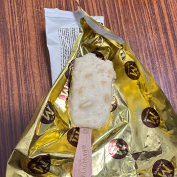 A101 Pendik Şubesinde Bozuk Magnum Mini Dondurma Ve İlgisiz Çalışanlar