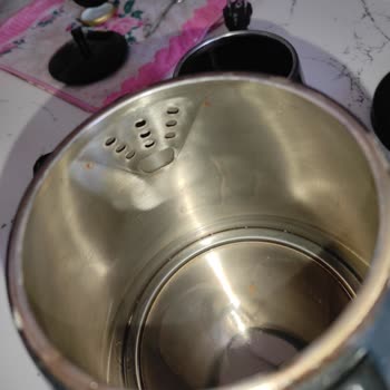 Conti Çaycının Kısa Sürede Paslanması Sağlık Endişesine Yol Açtı