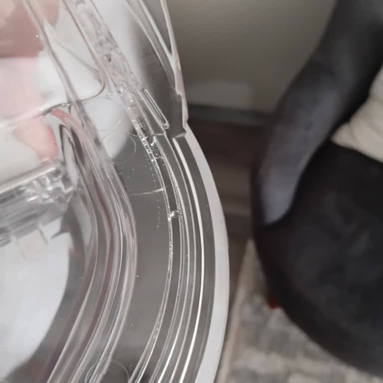 Hoover Kurutma Makinesinin Su Haznesi Çatladı, Garanti Değişim Talebi Reddedildi