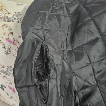 Atlıhan Hotel Kaşe Kabanı Az Giymeme Rağmen Şekli Bozuldu