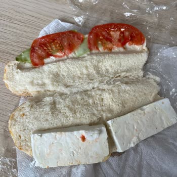 Kayaşehir Hastanesindeki Hacıoğlu Lahmacun Şubesinde Boş Ve Yanıltıcı Sandviç Sunumu