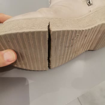 Boyner'den Alınan Botların Tabanı Yırtıldı, Kullanıcı Hatası İddiası Ve Uzun Hakem Heyeti Süreci