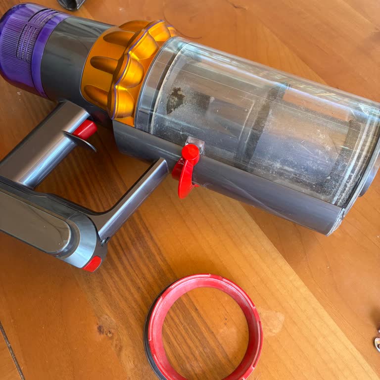 Dyson V15 Submarine Detect Süpürgede Tekrar Eden Hazne Sorunu Ve Ücretsiz Çözüm İsteği
