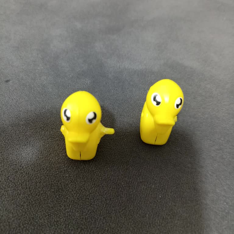 Pilsan Merdiven Çıkan Ördek Oyuncağının Kolları Kısa Sürede Kırıldı: Değişim Talebi