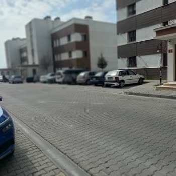 Giriş Kapısının Uzun Süre Bozuk Olması Güvenlik Tehdidi Yaratıyor