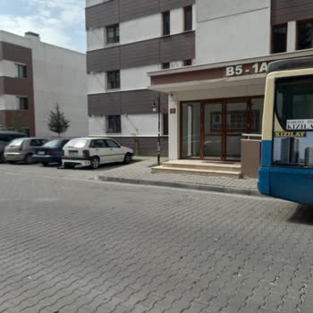 Giriş Kapısının Uzun Süre Bozuk Olması Güvenlik Tehdidi Yaratıyor