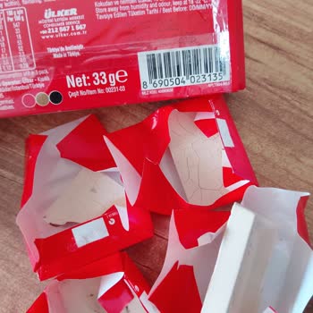 Ülker Çekmeceli Çikolatalarında Bozuk Ürün Ve Sağlık Endişesi