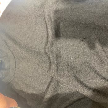 Kaşmir Kazakta Oluşan Deliklere Karşı Mağaza İade Ve Değişim İsteği Reddedildi