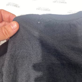 Kaşmir Kazakta Oluşan Deliklere Karşı Mağaza İade Ve Değişim İsteği Reddedildi