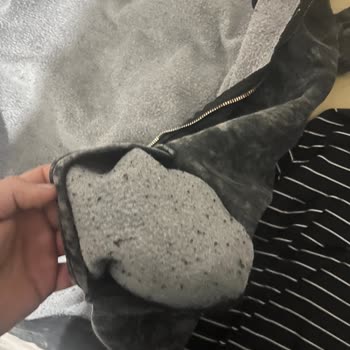 Kullanılmış Hırka Yeni Gibi Satıldı, Satıcı Çözüm Sunmadı