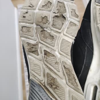 Skechers Ayakkabısının Tabanı Üç Ayda Çatladı, Ücret İadesi Talebi