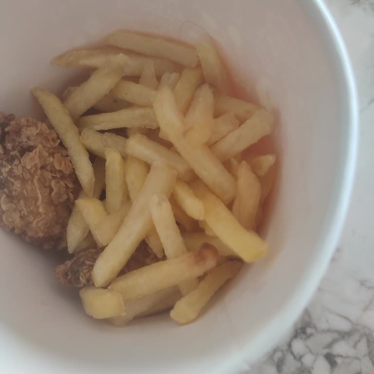 Popeyes Siparişinde Kıl Bulundu, İade Ve Hijyen İncelemesi Talep Ediyorum