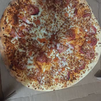 Bol Sucuklu Pizza Beklentisi Karşılanmadı Ve Para İadesi Talebi