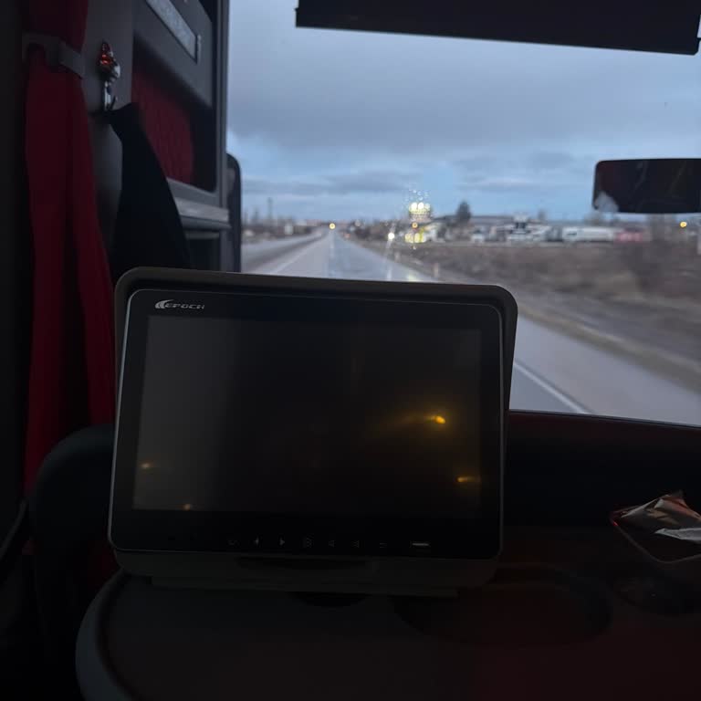 Sigara İçen Şoför Ve Saygısız Muavin Nedeniyle VIP Yolculukta Hayal Kırıklığı