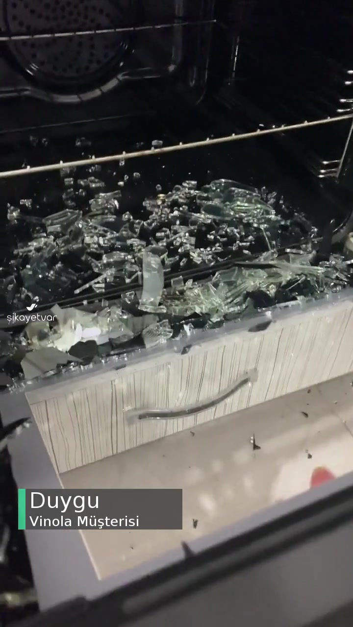 Vinola Fırın Camı Patladı! videonun kapak resmi