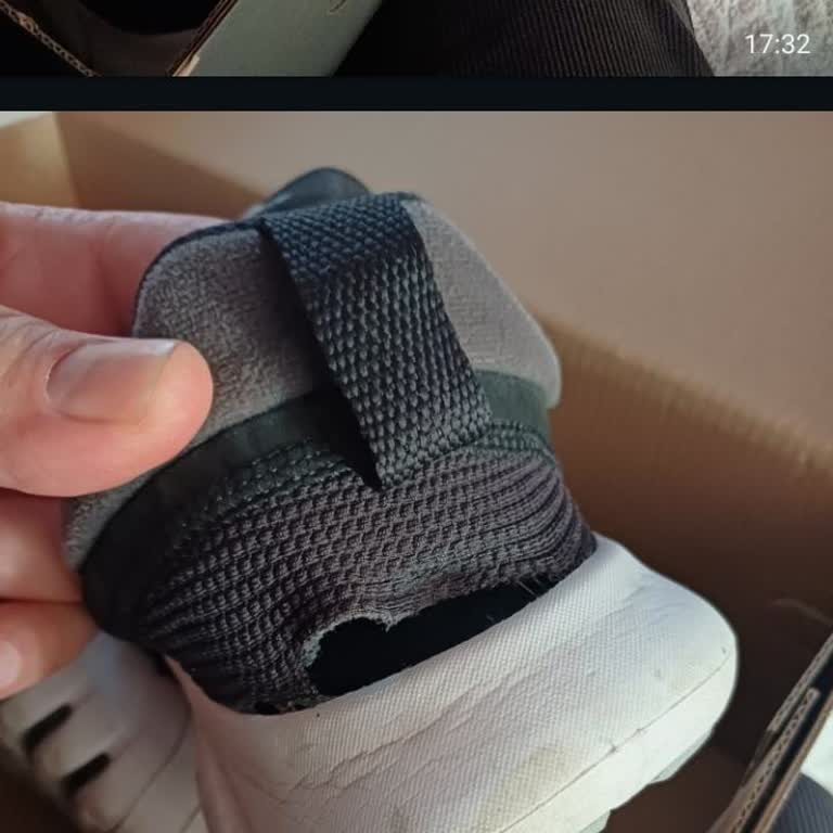 Barçın Spor'da Nike Ayakkabımın Yırtılmasına Çözüm Sunulmaması