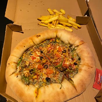 İftar Saati İşaretsiz Sarımsaklı Pizza Ve Saygısız Personel Yanıtı