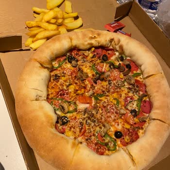 İftar Saati İşaretsiz Sarımsaklı Pizza Ve Saygısız Personel Yanıtı