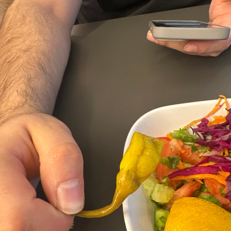 Rezervasyon İhlali, Cam Kenarı Değişikliği Ve Et Döner Eksikliği