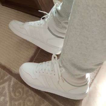 Adidas Ayakkabısındaki Belirgin Renk Farkı Üretim Kusuru Olarak Kabul Edilmedi