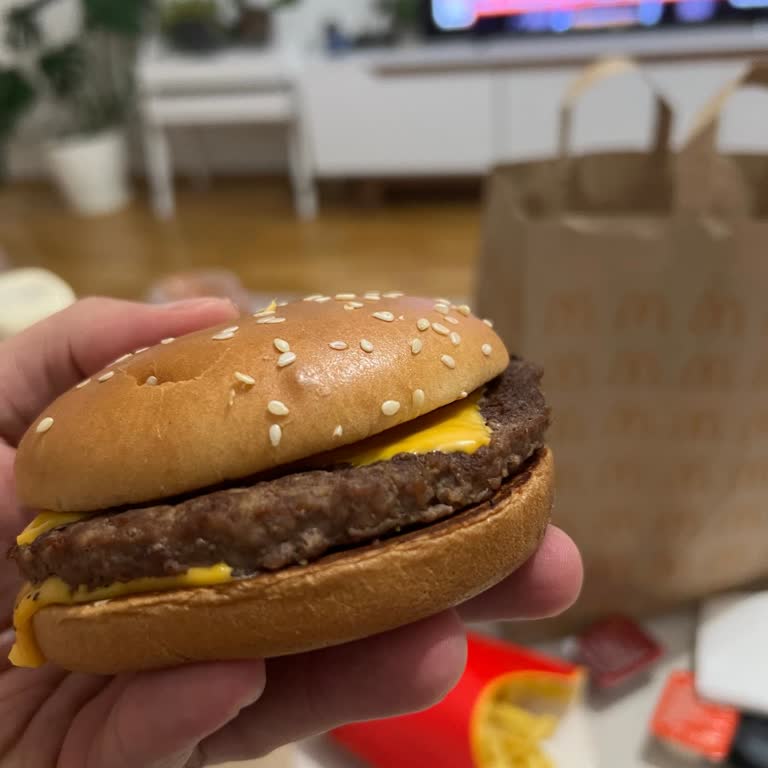 Yanlış Hamburger Teslimi Ve İletişim Sorunu