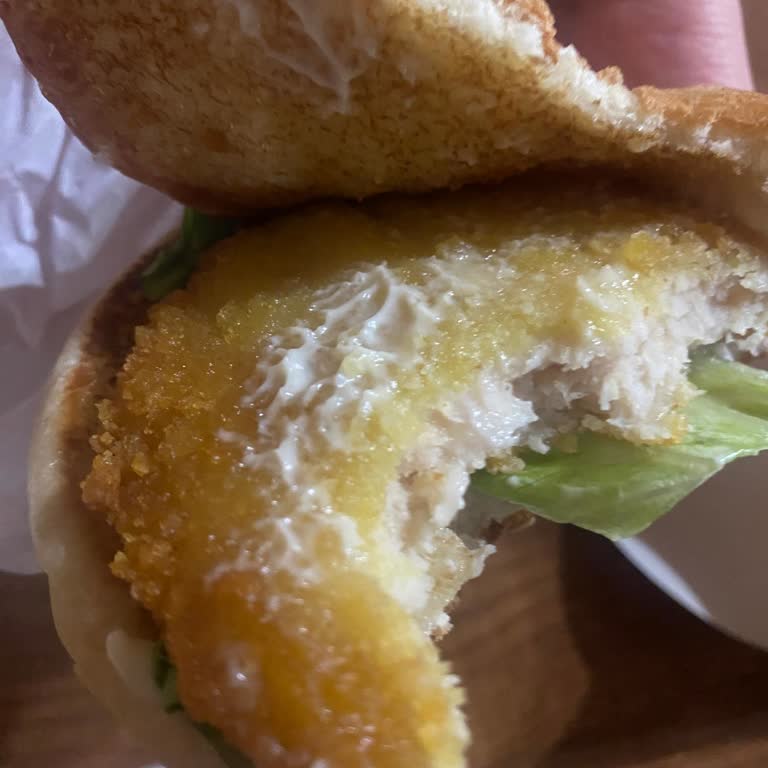 İftarda Çiğ Tavuk Burger Üzerinden Sağlık Riski