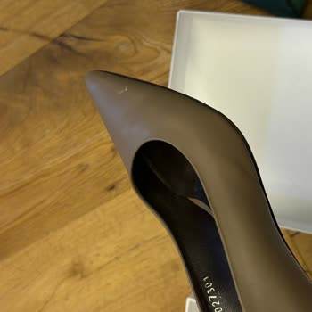 Divarese Ayakkabısındaki Gevşeme Ve Değişim Reddi