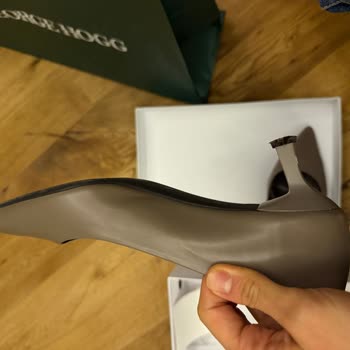 Divarese Ayakkabısındaki Gevşeme Ve Değişim Reddi