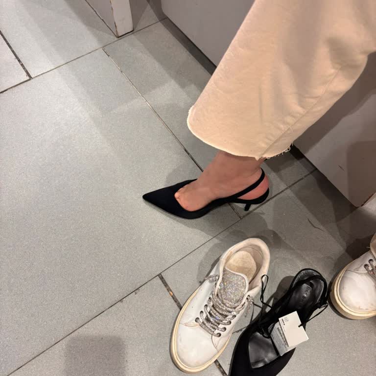 Bershka Mağazasındaki Personelin Kaba Ve Saygısız Tavrı