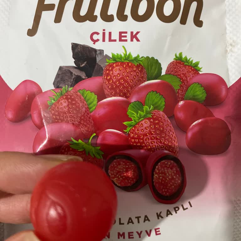 Kahve Dünyası Çilekli Ürününde Plastik Top Tespit Edildi