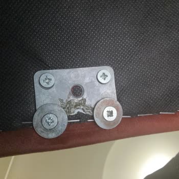 Kırılan Bağlantı Aparatı Nedeniyle Koltuk Takımında Güvenlik Sorunu Ve Cevapsız Şikayet