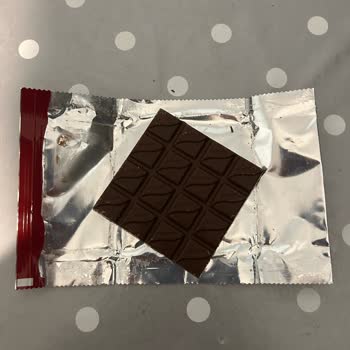 Tadelle Tablet Çikolatalarında Yaldızlı İç Ambalaj Yokluğu Ve Hijyen Endişesi