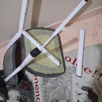 Garanti Kapsamında Paslı Ve Kırık Sandalyeler İçin Değişim Talebi