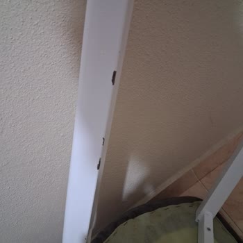 Garanti Kapsamında Paslı Ve Kırık Sandalyeler İçin Değişim Talebi